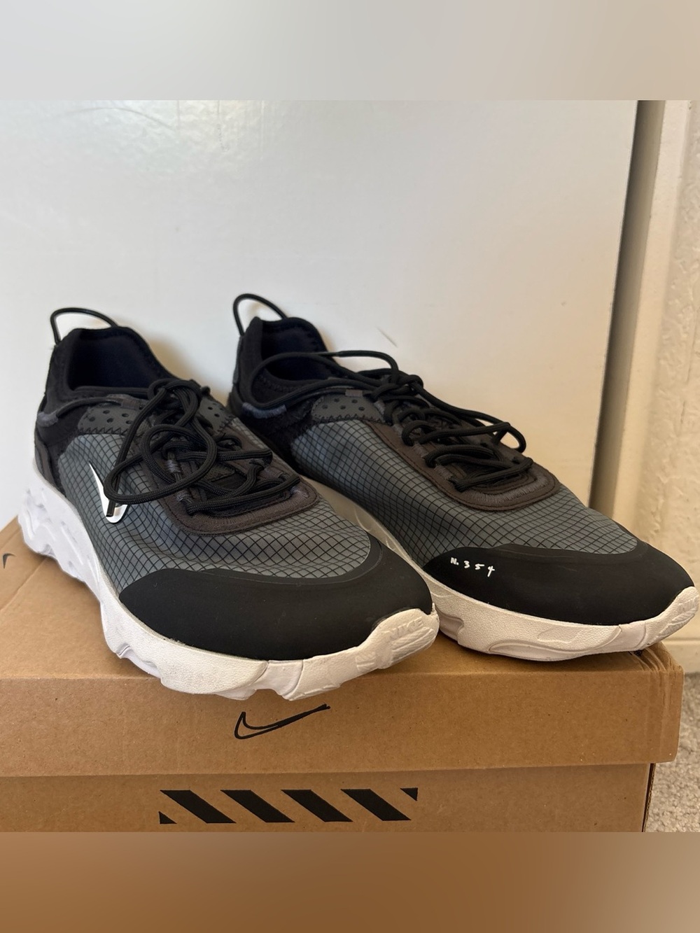 Nike react live sneakers